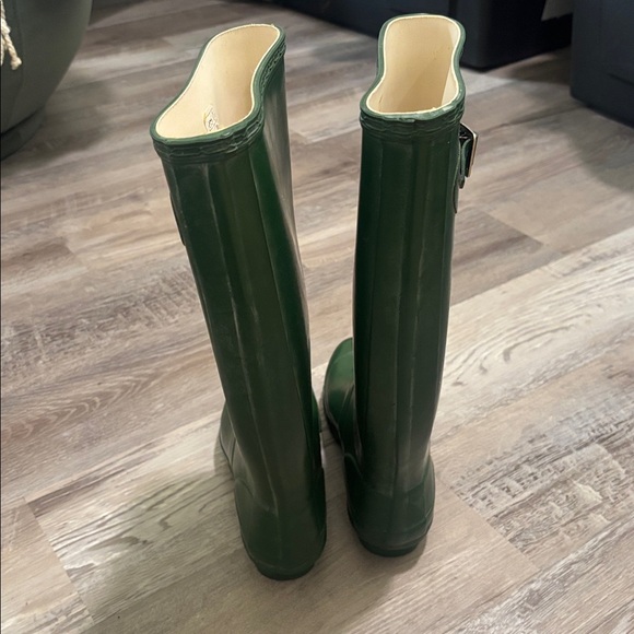 Hunter green tall rain boots - Picture 2 of 10